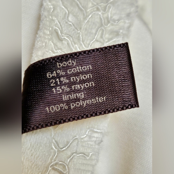 Womens White Lace Skirt with Lining and zip hook and eye closure size 4 - Picture 6 of 6